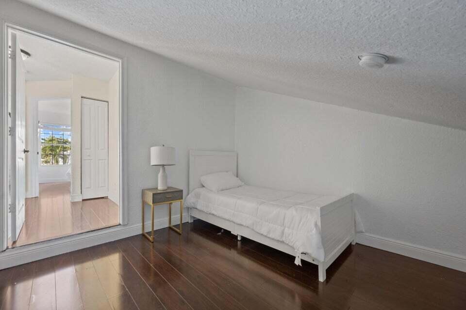 1050 Aviary Road Wellington, FL 33414 - Photo 17 of 21 A Bedroom 3