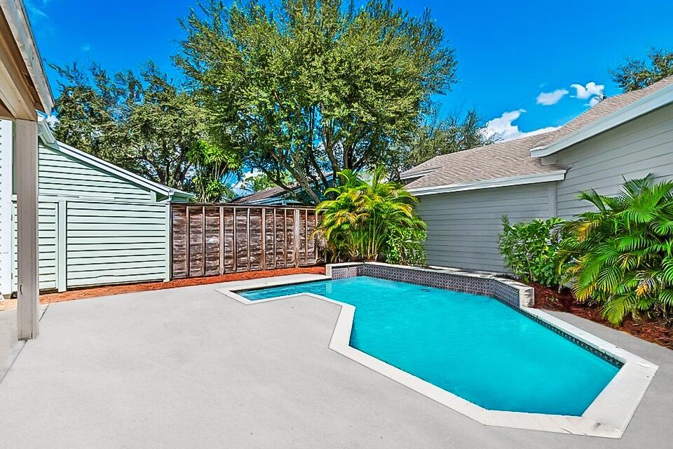 1050 Aviary Road Wellington, FL 33414 - Photo 20 of 21 A-Pool-2
