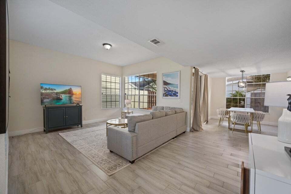 1050 Aviary Road Wellington, FL 33414 - Photo 3 of 21 A Living Room 3