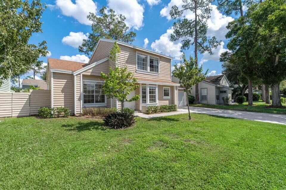 1050 Aviary Road Wellington, FL 33414 - Photo 5 of 21 A Front 2