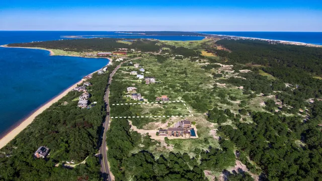 $2,300,000 | 328 Cranberry Hole Road, Amagansett, NY 11930