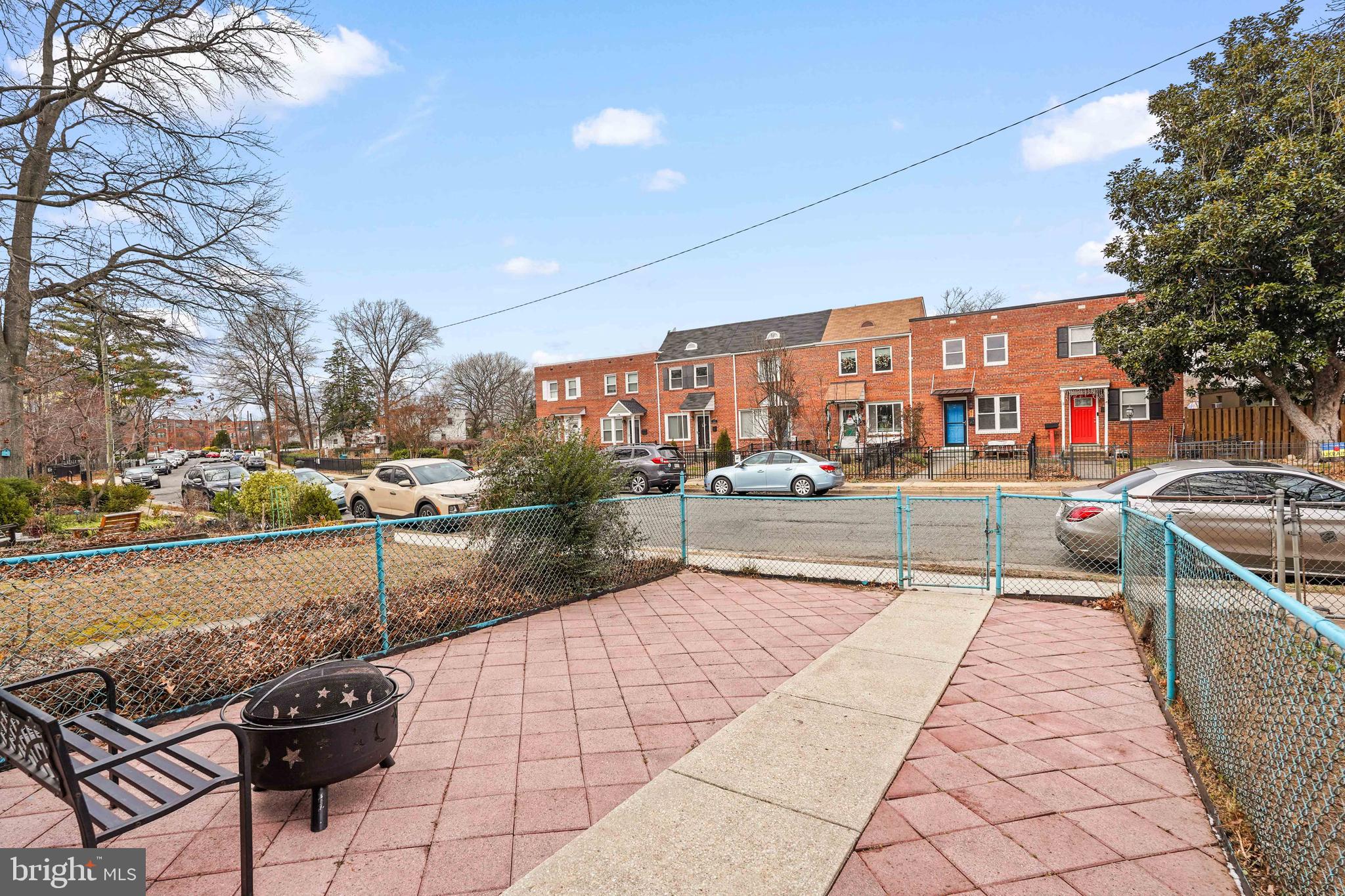 44 Dale Street Alexandria, VA 22305 - Photo 4 of 40 a view of a swimming pool and lounge chairs