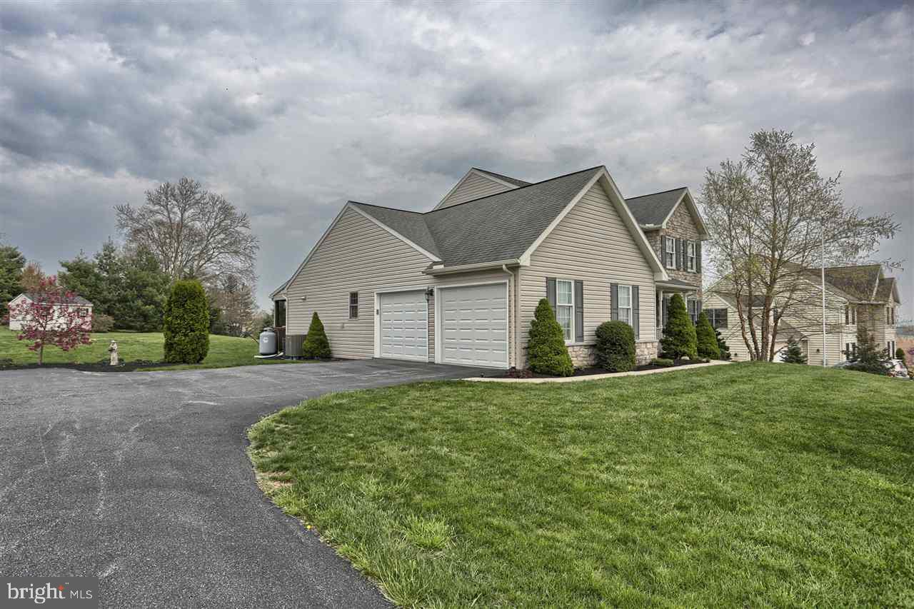 1066 Landis Road Elizabethtown, PA 17022 - Photo 2 of 22 Gallery Image 2
