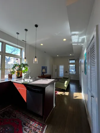 $2,700 | 1342 North Claremont Avenue, Unit 2R, Chicago, IL 60622