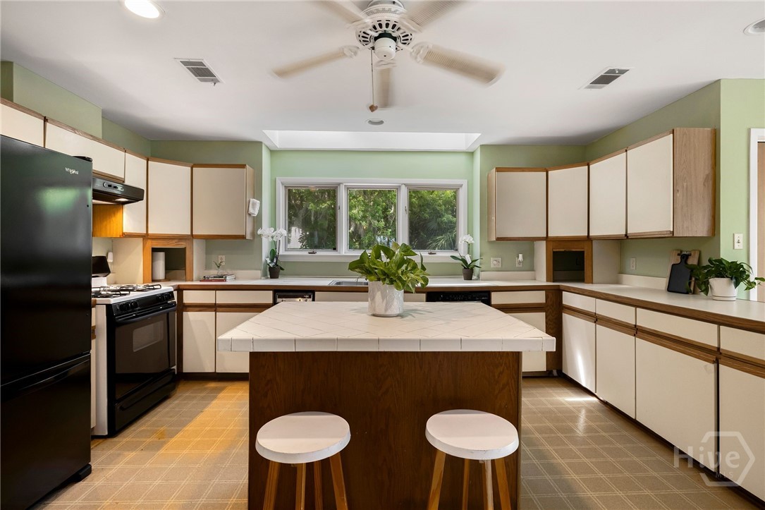 625 Whippoorwill Road Savannah, GA 31410 - Photo 12 of 34