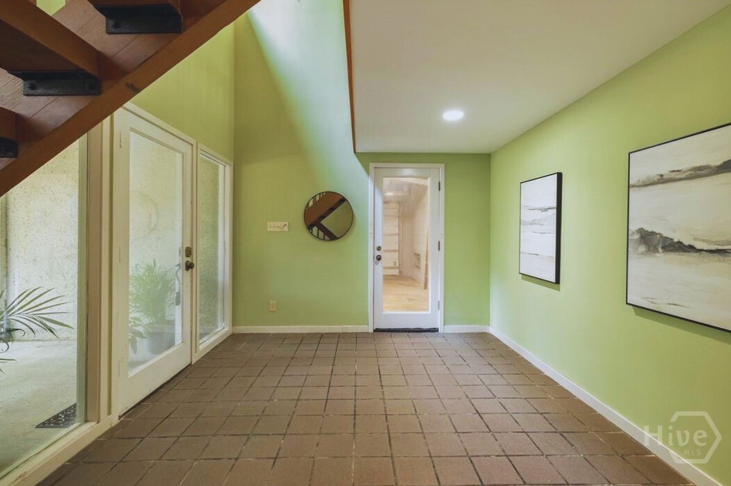 625 Whippoorwill Road Savannah, GA 31410 - Photo 3 of 34