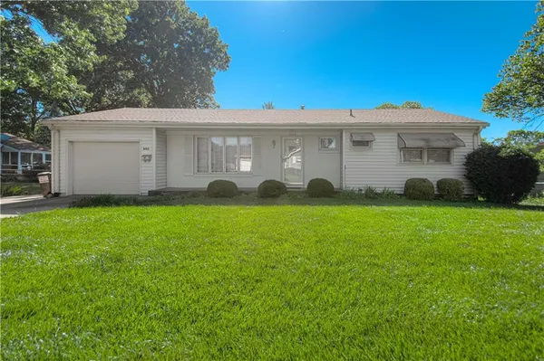 $245,000 | 6313 North Michigan Avenue, Gladstone, MO 64118