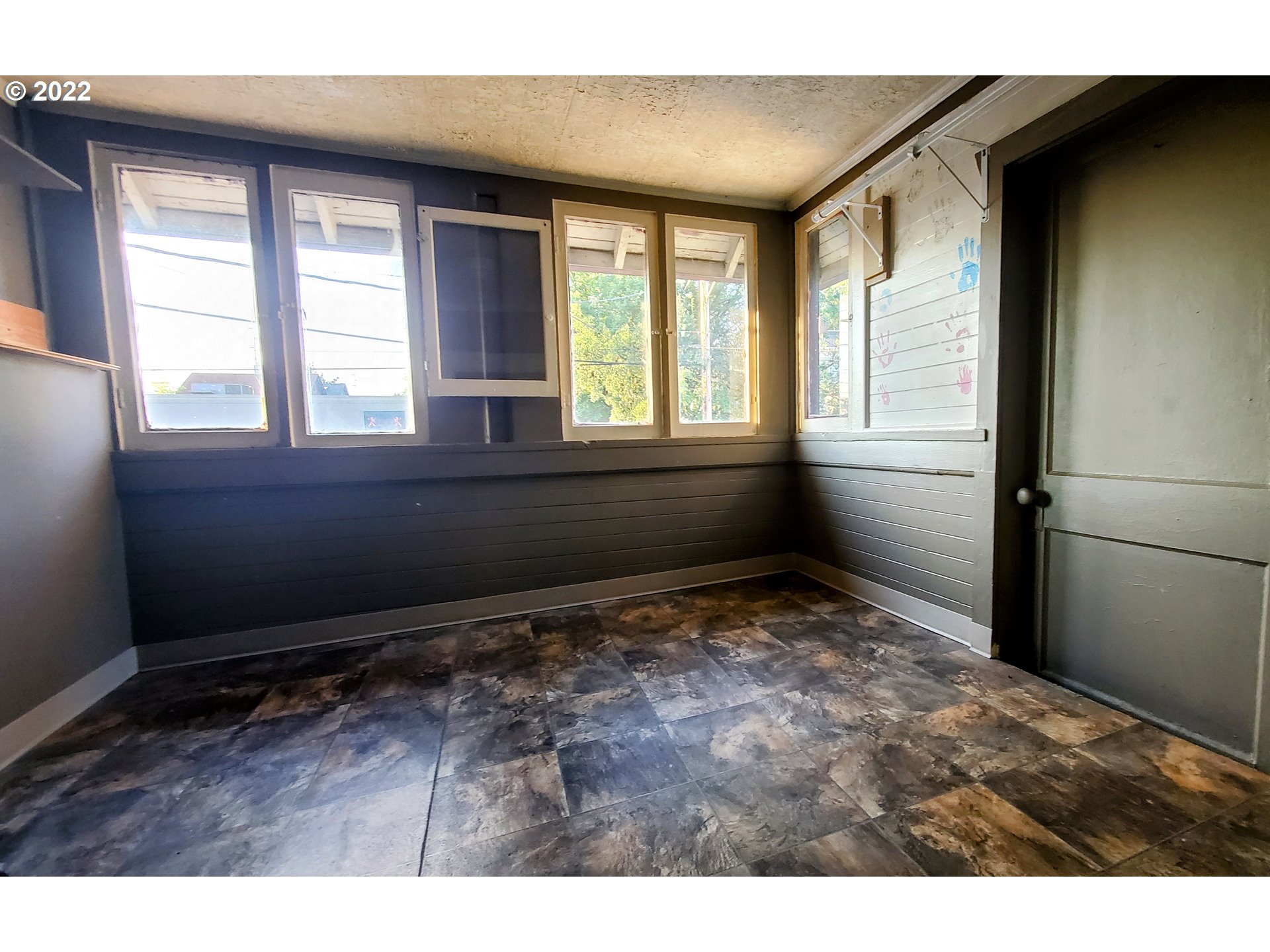 1116 Southeast Stephens Street Portland, OR 97214 - Photo 10 of 10 a view of an empty room and window