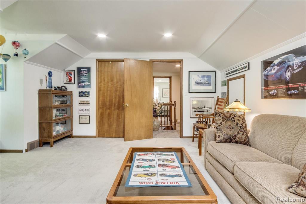 318 Randolph Road Rochester Hills, MI 48309 - Photo 39 of 46