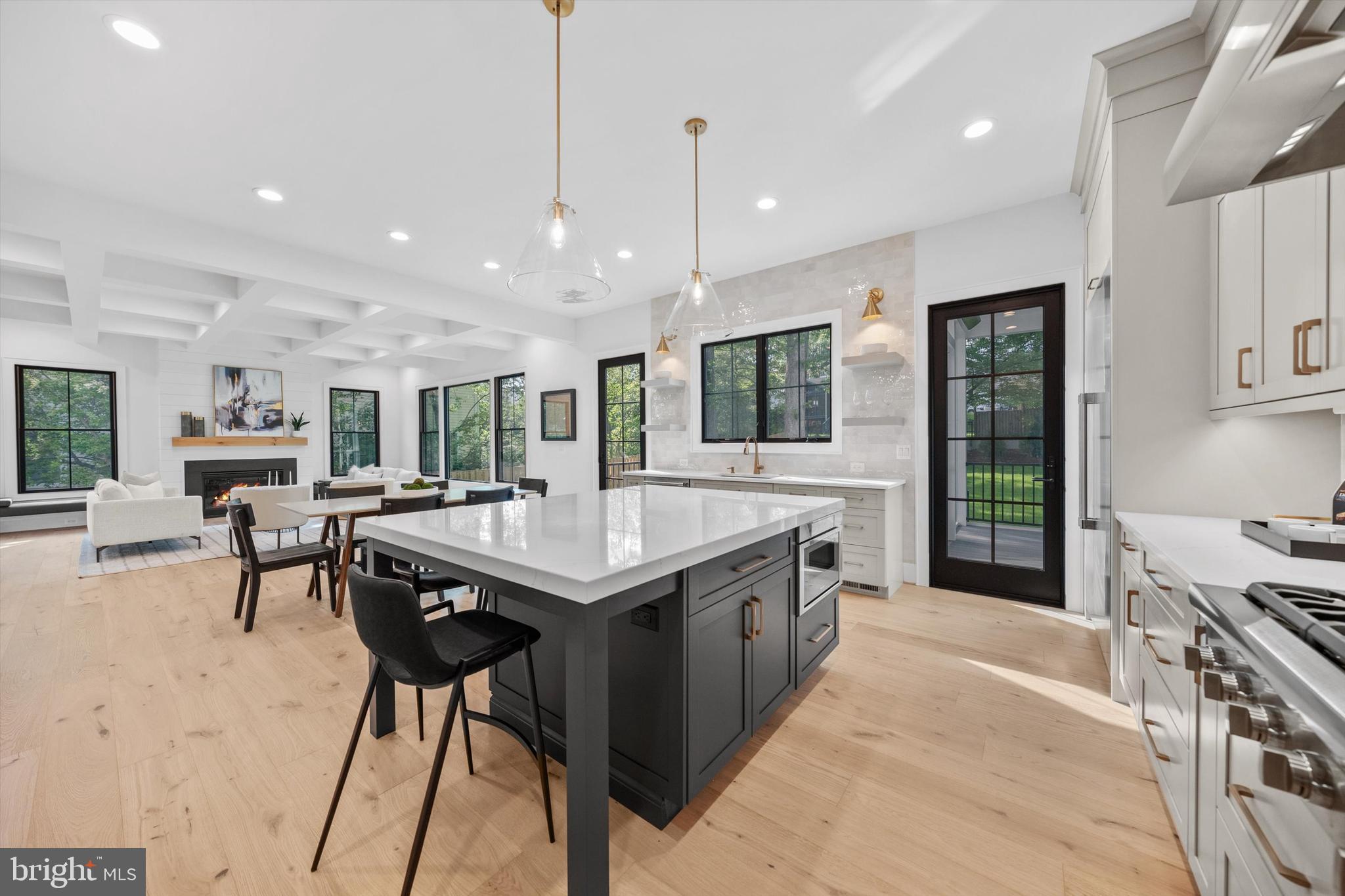 6807 Williamsburg Boulevard Arlington, VA 22213 - Photo 11 of 41