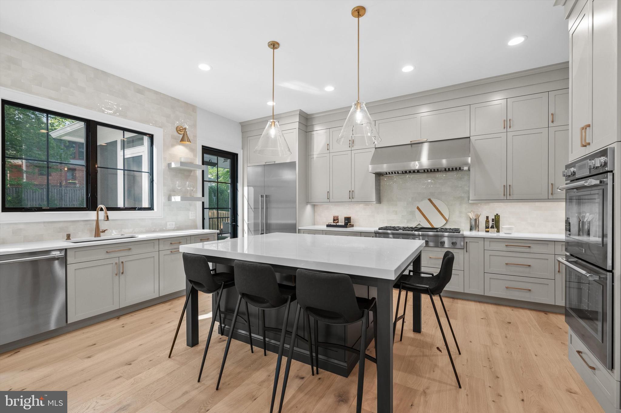 6807 Williamsburg Boulevard Arlington, VA 22213 - Photo 12 of 41