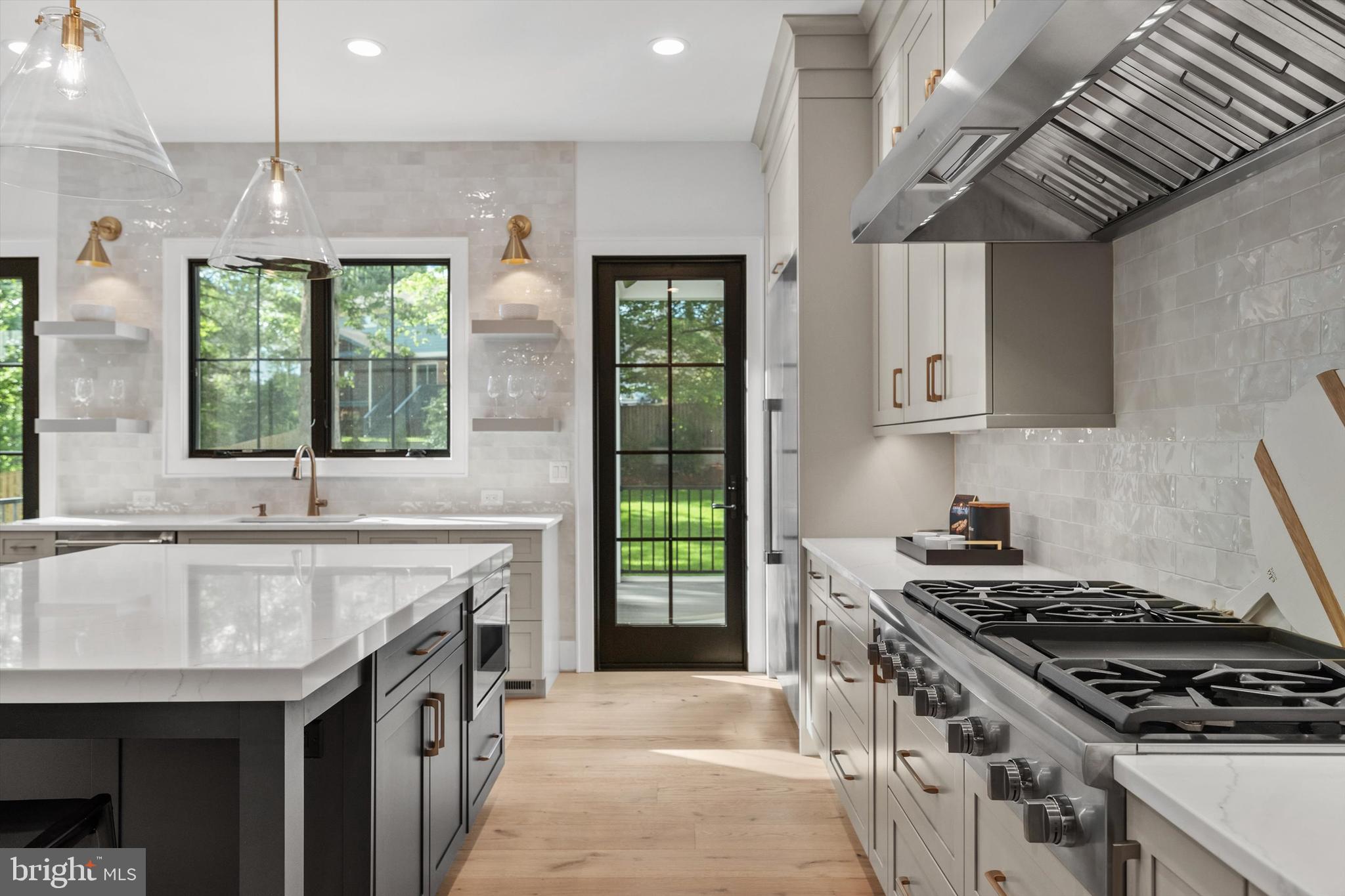 6807 Williamsburg Boulevard Arlington, VA 22213 - Photo 13 of 41