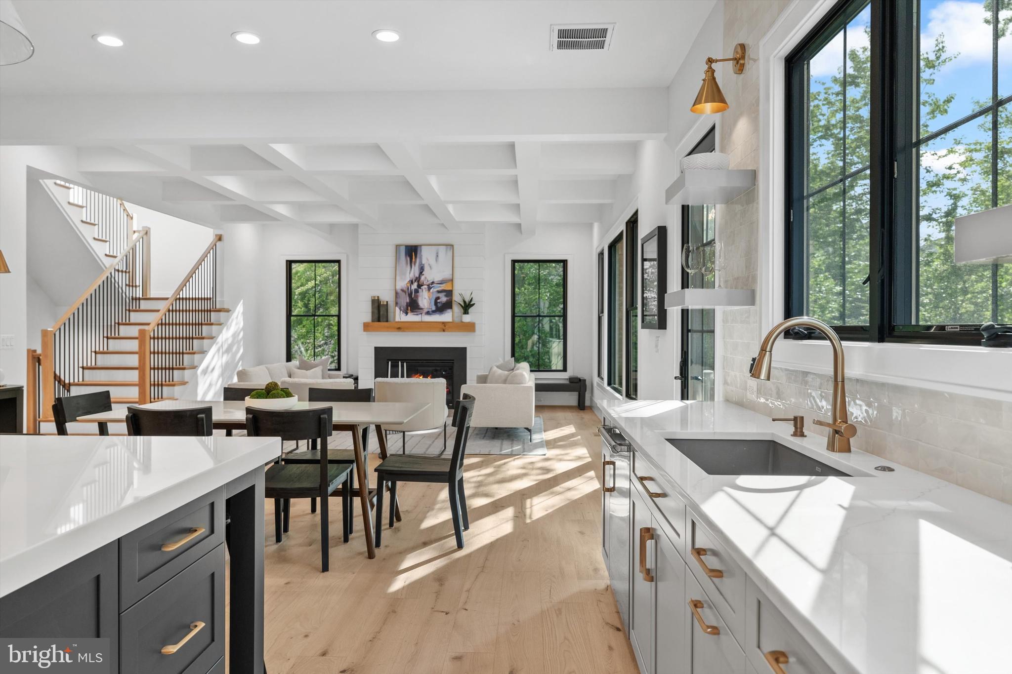 6807 Williamsburg Boulevard Arlington, VA 22213 - Photo 17 of 41