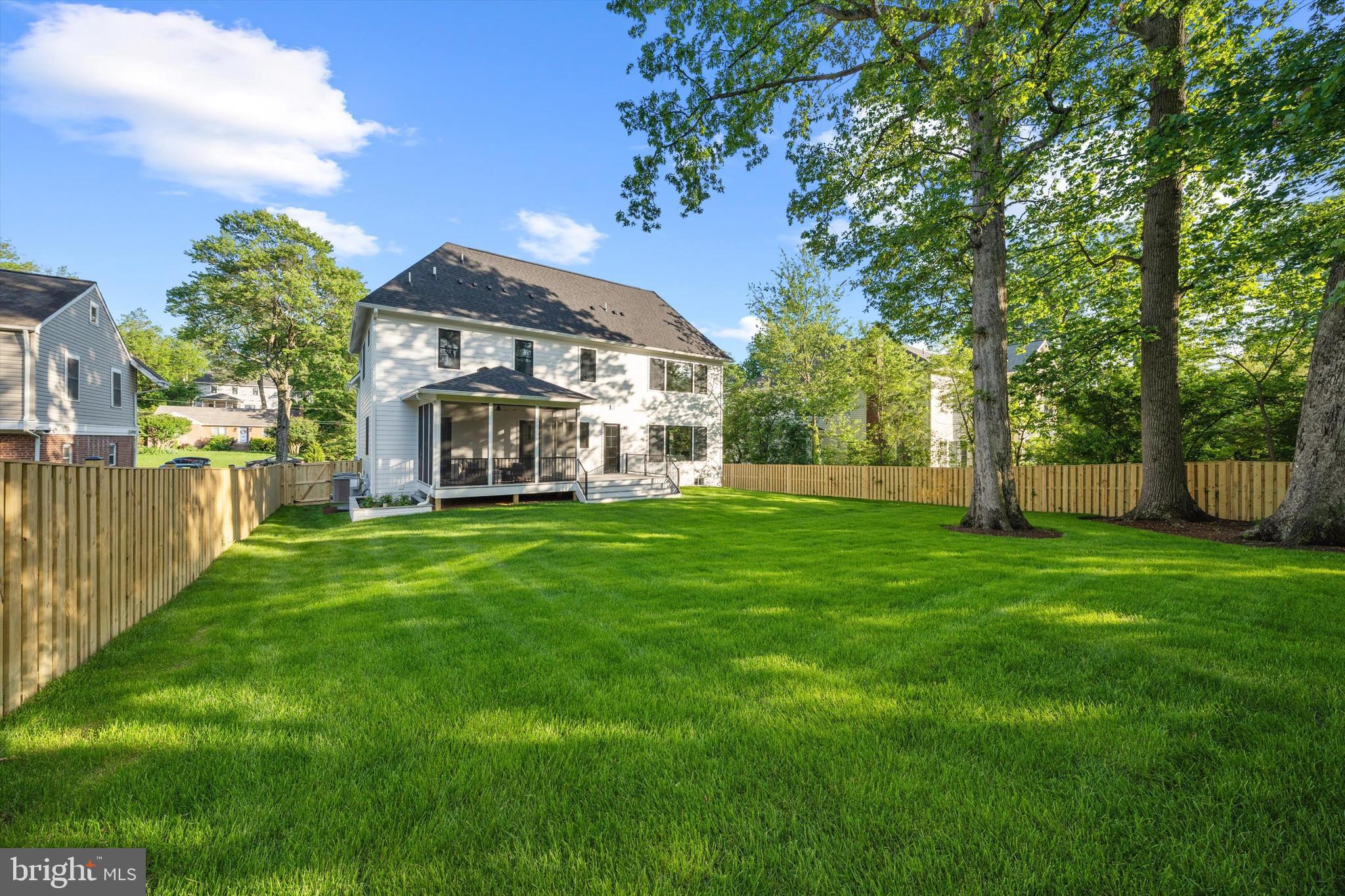 6807 Williamsburg Boulevard Arlington, VA 22213 - Photo 2 of 41