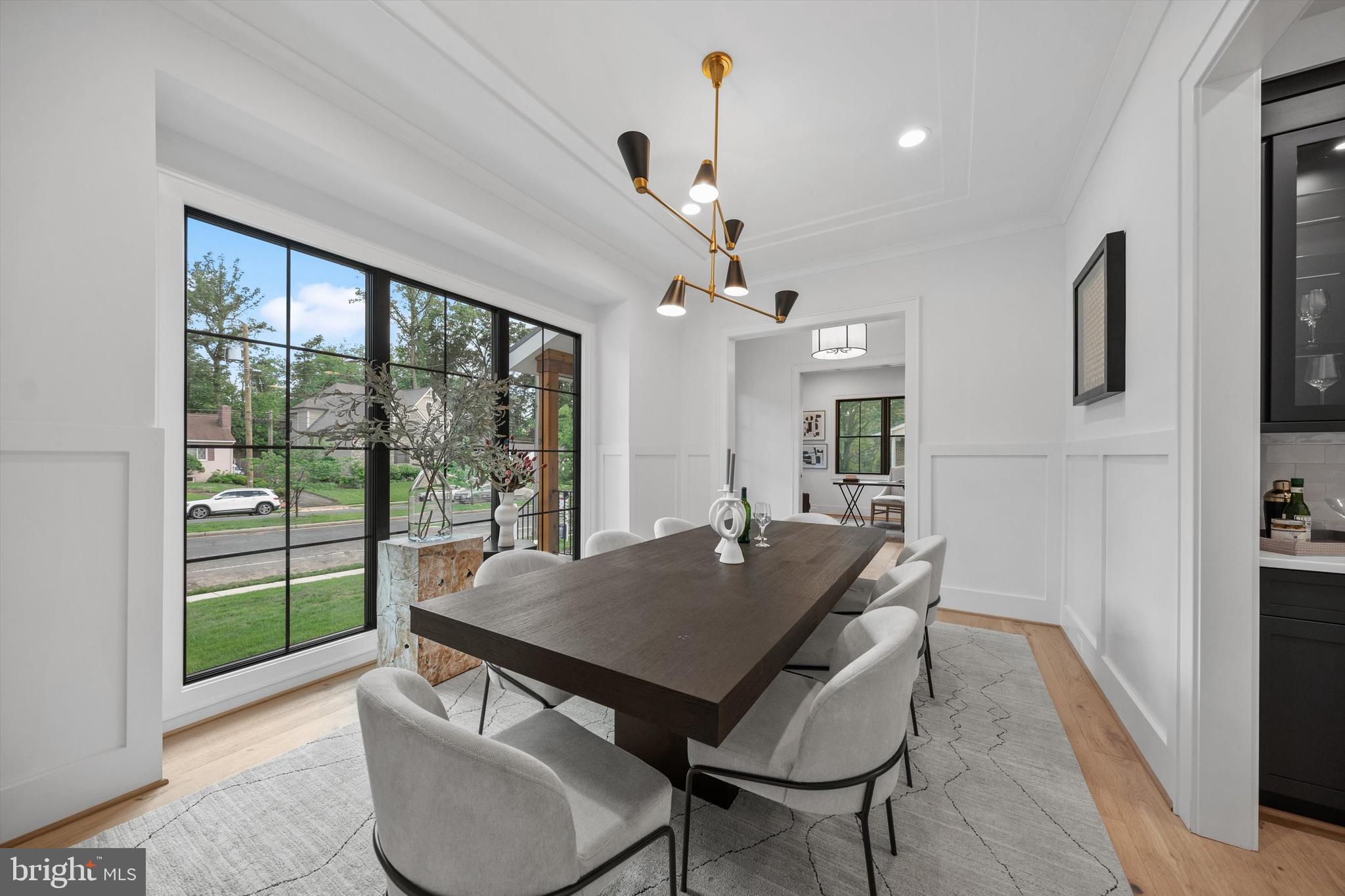 6807 Williamsburg Boulevard Arlington, VA 22213 - Photo 7 of 41