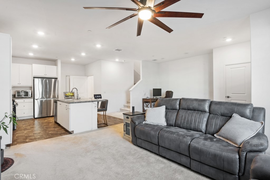 5664 Kate Way, Unit 3 Fontana, CA 92336 - Photo 3 of 37