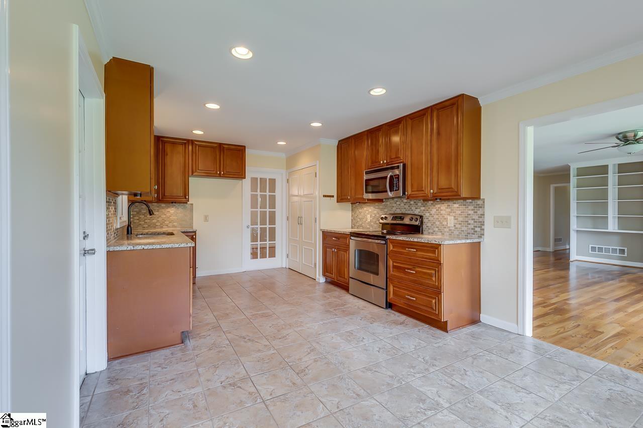 311 Richbourg Road Greenville, SC 29615 - Photo 11 of 30 Gallery Image 11