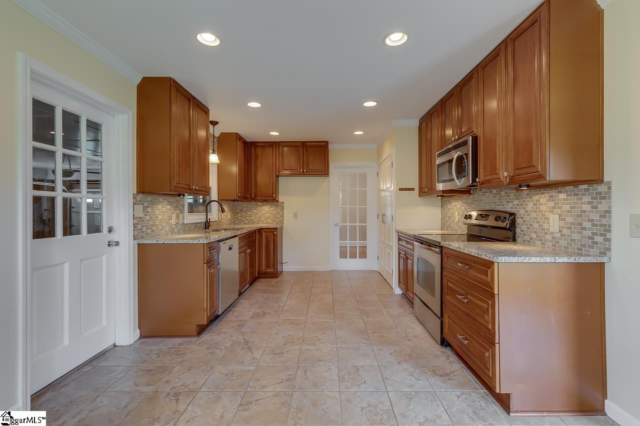 311 Richbourg Road Greenville, SC 29615 - Photo 12 of 30 Gallery Image 12