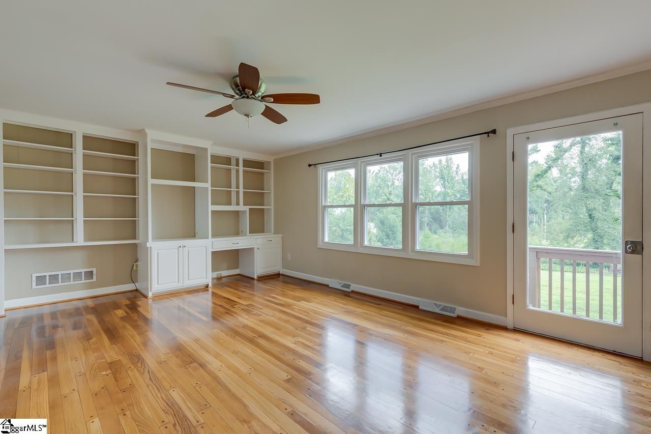 311 Richbourg Road Greenville, SC 29615 - Photo 7 of 30 Gallery Image 7