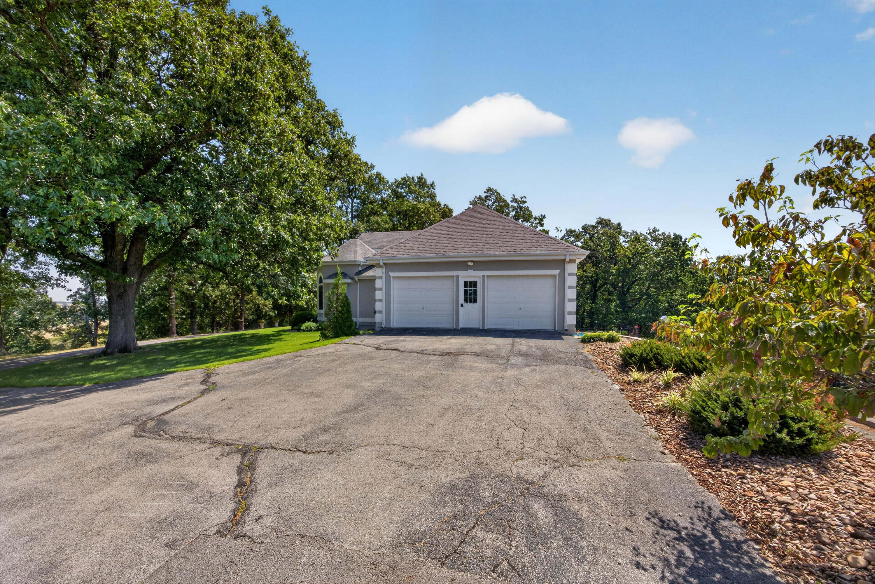 15531 Kentucky Road Neosho, MO 64850 - Photo 57 of 66 57-Attached Garage