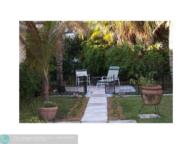 245 Cortez Road West Palm Beach, FL 33405 - Photo 11 of 18 Exterior Front