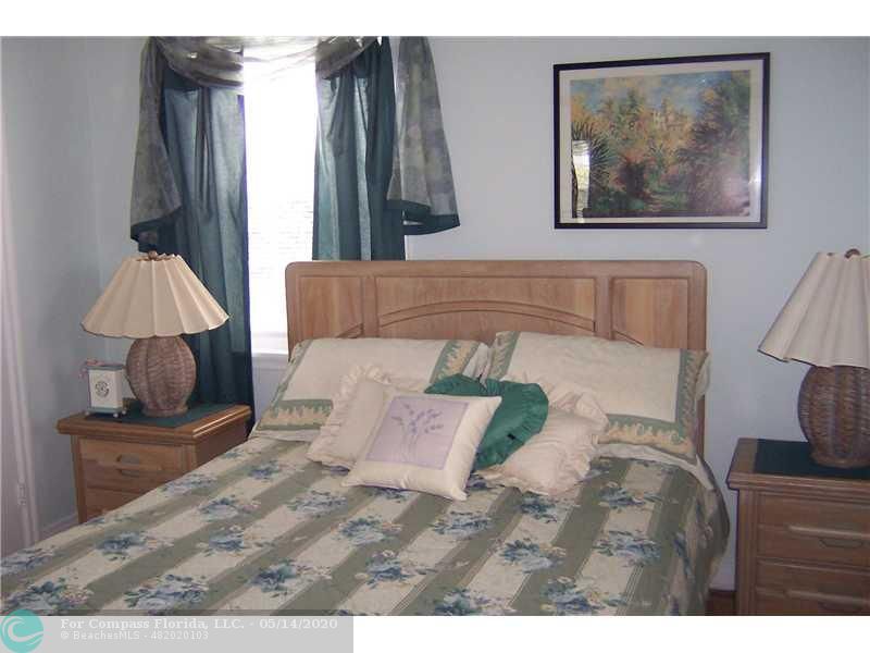 245 Cortez Road West Palm Beach, FL 33405 - Photo 12 of 18 Exterior Front