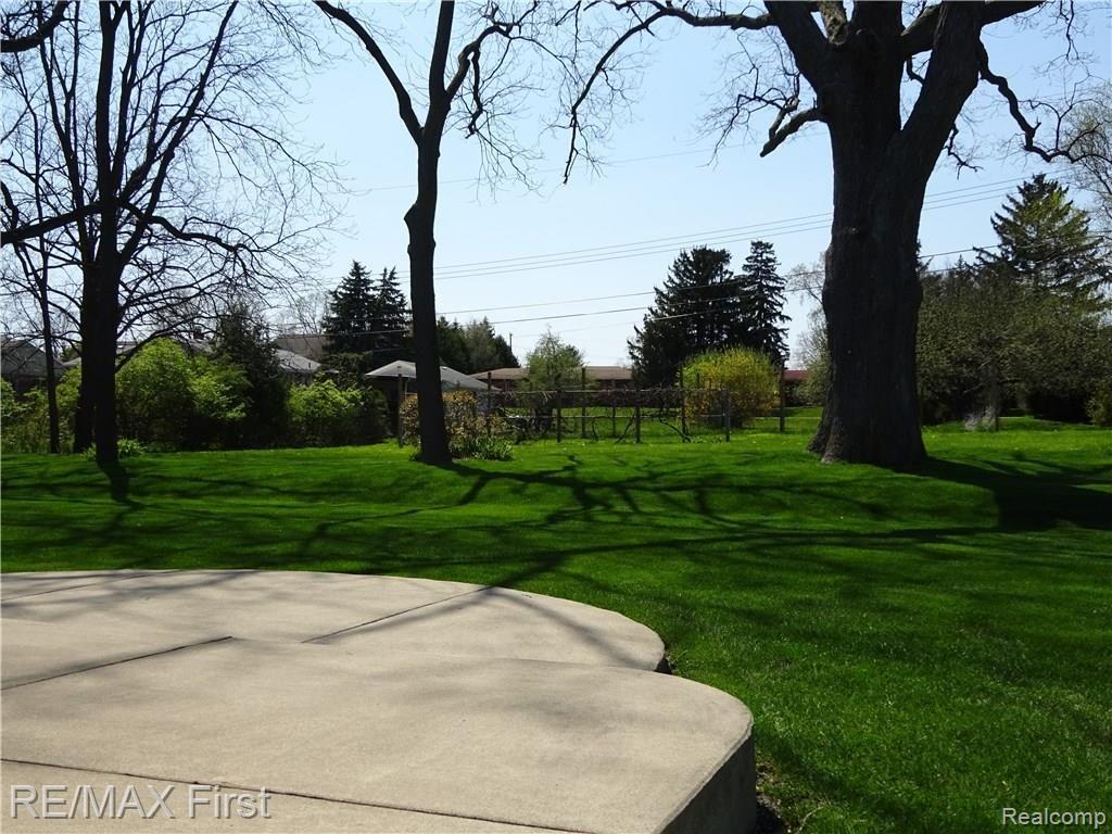 896 Grovecrest Rochester, MI 48307 - Photo 45 of 57 NICE SIZE AND PRIVATE LOT