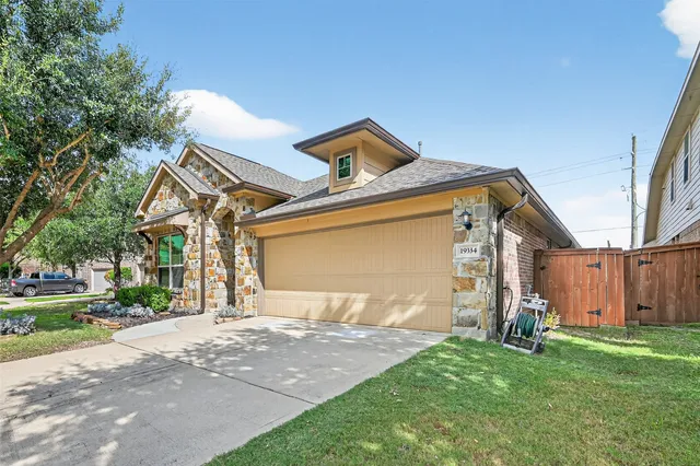 $2,450 | 19334 North Cottonwood Green Lane, Cypress, TX 77433