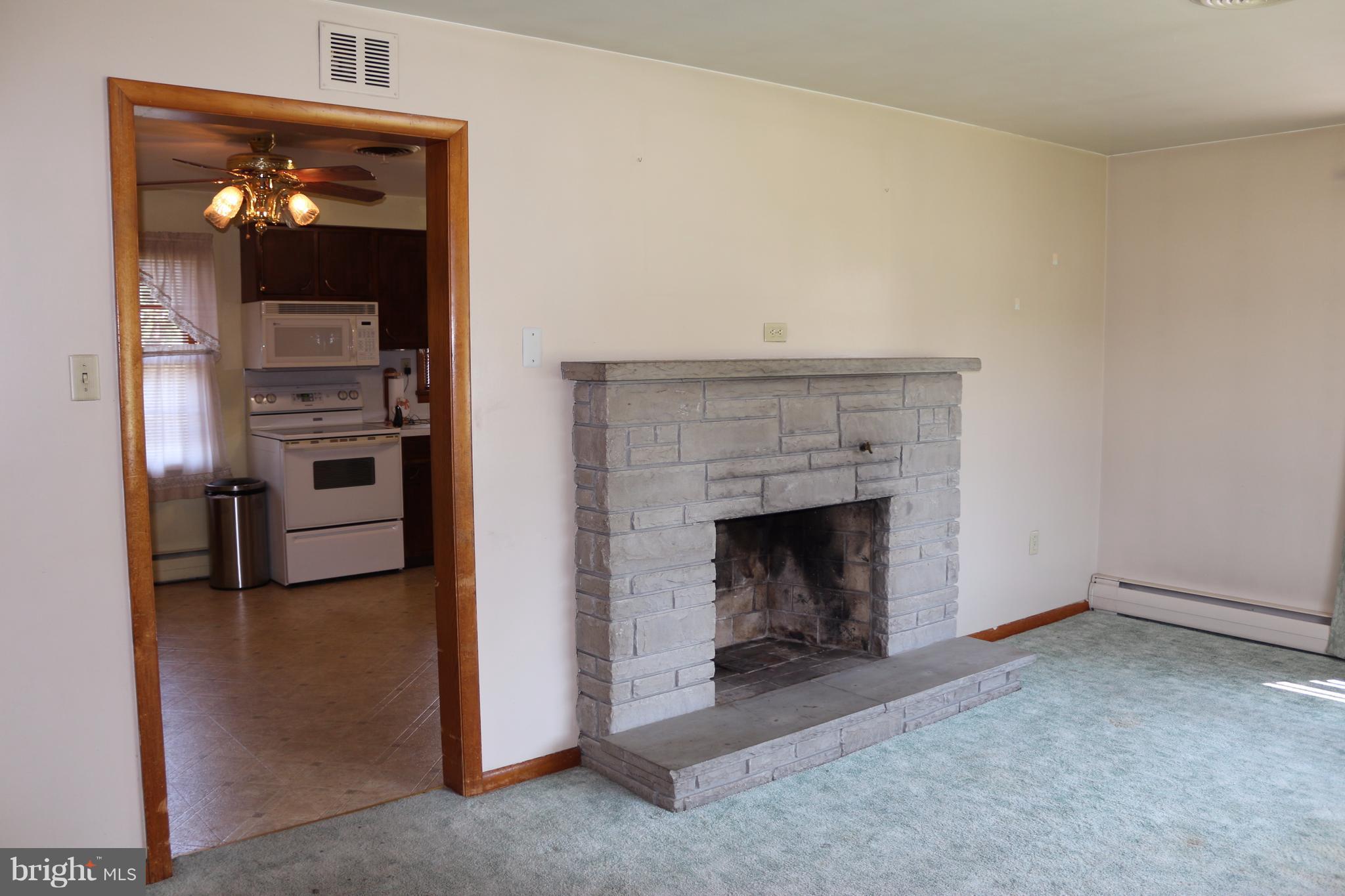 14858 National Pike Clear Spring, MD 21722 - Photo 3 of 11 Living Room