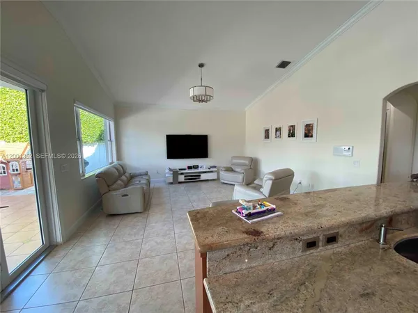 $5,500 | 14302 Southwest 15th Street, Miami, FL 33184