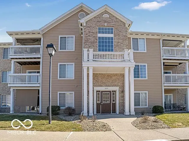 $174,500 | 6525 Emerald Hill Court, Unit 208, Indianapolis, IN 46237