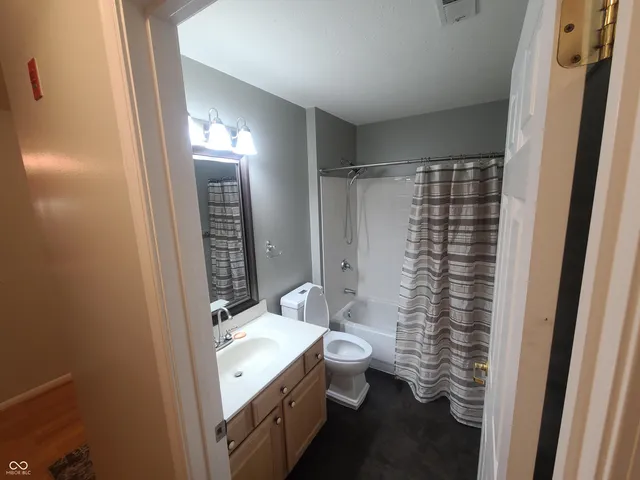 $174,500 | 6525 Emerald Hill Court, Unit 208, Indianapolis, IN 46237