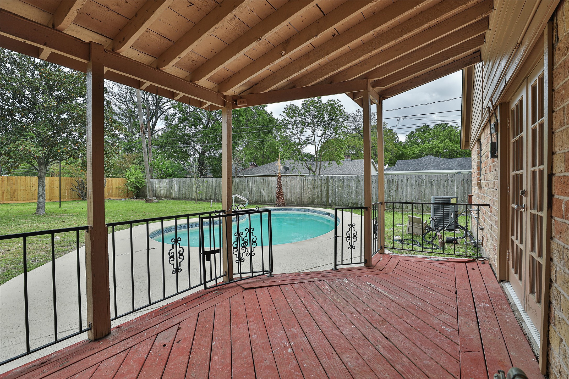 2706 Stetson Lane Houston, TX 77043 - Photo 41 of 46 BACK DECK AREA, PERFECT PLACE TO PUT A GRILL!