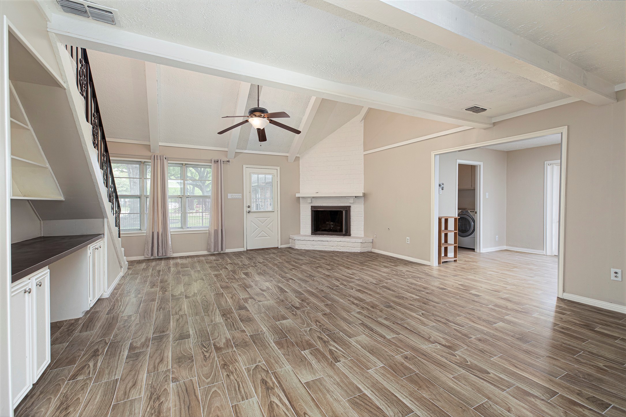 2706 Stetson Lane Houston, TX 77043 - Photo 10 of 46