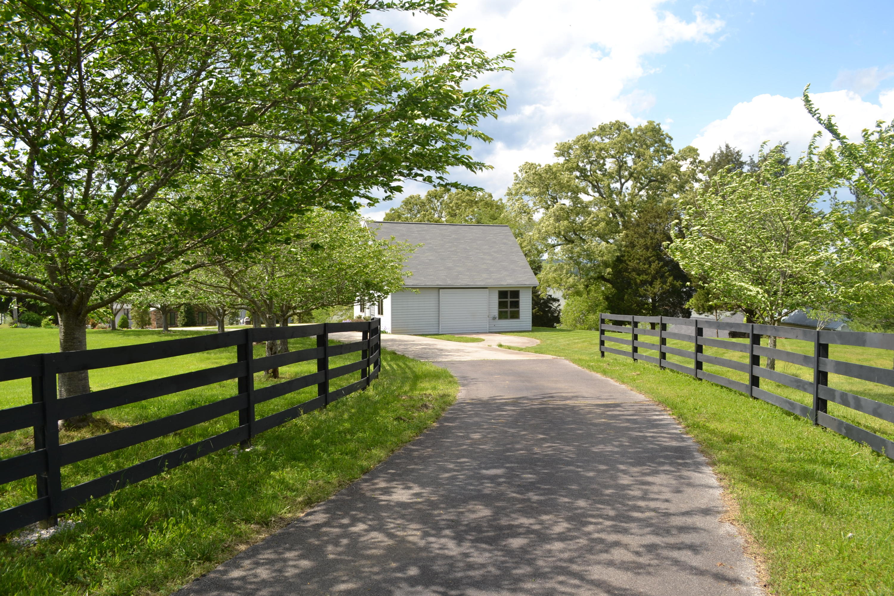 4508 Johnson Road Birchwood, TN 37308 - Photo 54 of 56 Driveway and barn