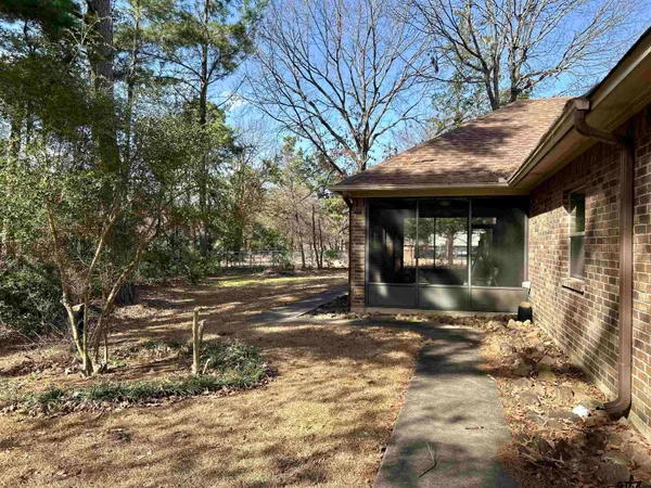 $425,900 | 13428 Farm To Market Road 2710, Lindale, TX 75771