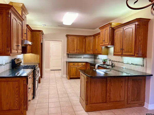 $425,900 | 13428 Farm To Market Road 2710, Lindale, TX 75771