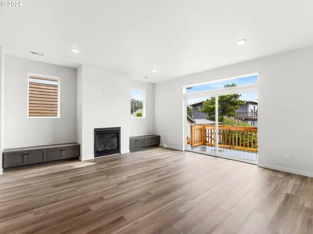 $1,199,900 | 331 Southeast Jetty Avenue, Lincoln City, OR 97367