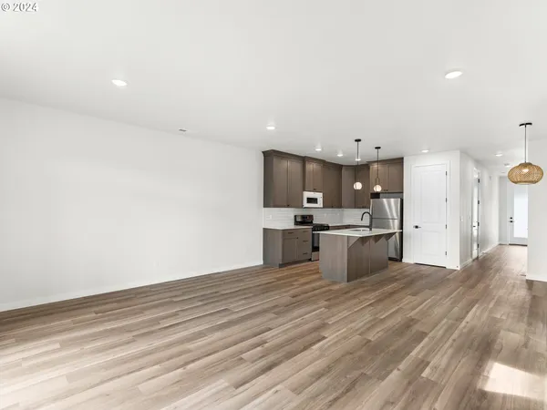 $1,199,900 | 331 Southeast Jetty Avenue, Lincoln City, OR 97367