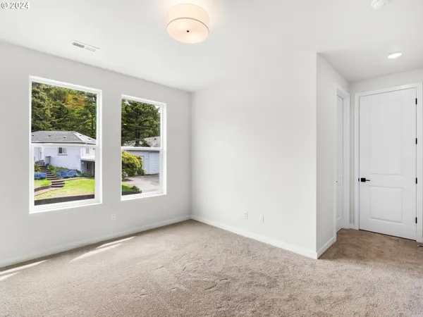 $1,199,900 | 331 Southeast Jetty Avenue, Lincoln City, OR 97367