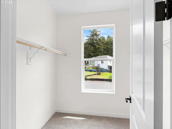 $1,199,900 | 331 Southeast Jetty Avenue, Lincoln City, OR 97367