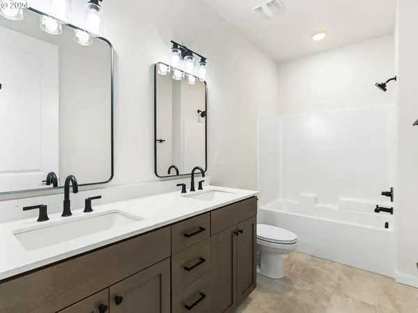 $1,199,900 | 331 Southeast Jetty Avenue, Lincoln City, OR 97367