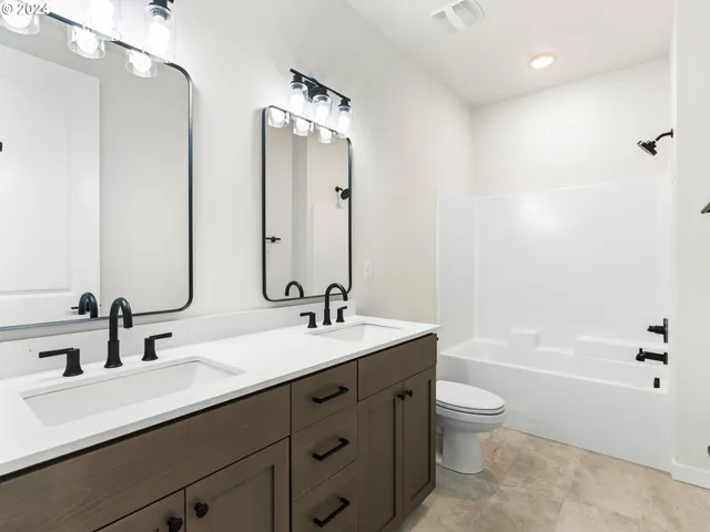 $1,199,900 | 331 Southeast Jetty Avenue, Lincoln City, OR 97367