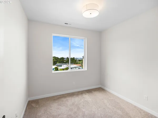 $1,199,900 | 331 Southeast Jetty Avenue, Lincoln City, OR 97367