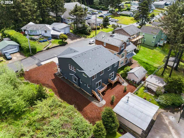 $1,199,900 | 331 Southeast Jetty Avenue, Lincoln City, OR 97367