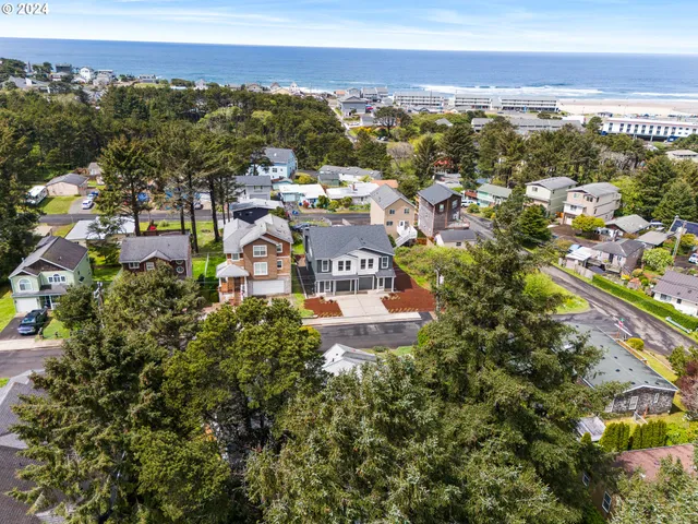 $1,199,900 | 331 Southeast Jetty Avenue, Lincoln City, OR 97367