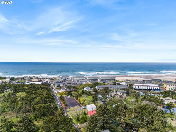 $1,199,900 | 331 Southeast Jetty Avenue, Lincoln City, OR 97367