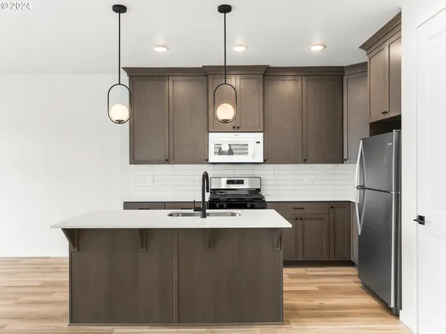 $1,199,900 | 331 Southeast Jetty Avenue, Lincoln City, OR 97367