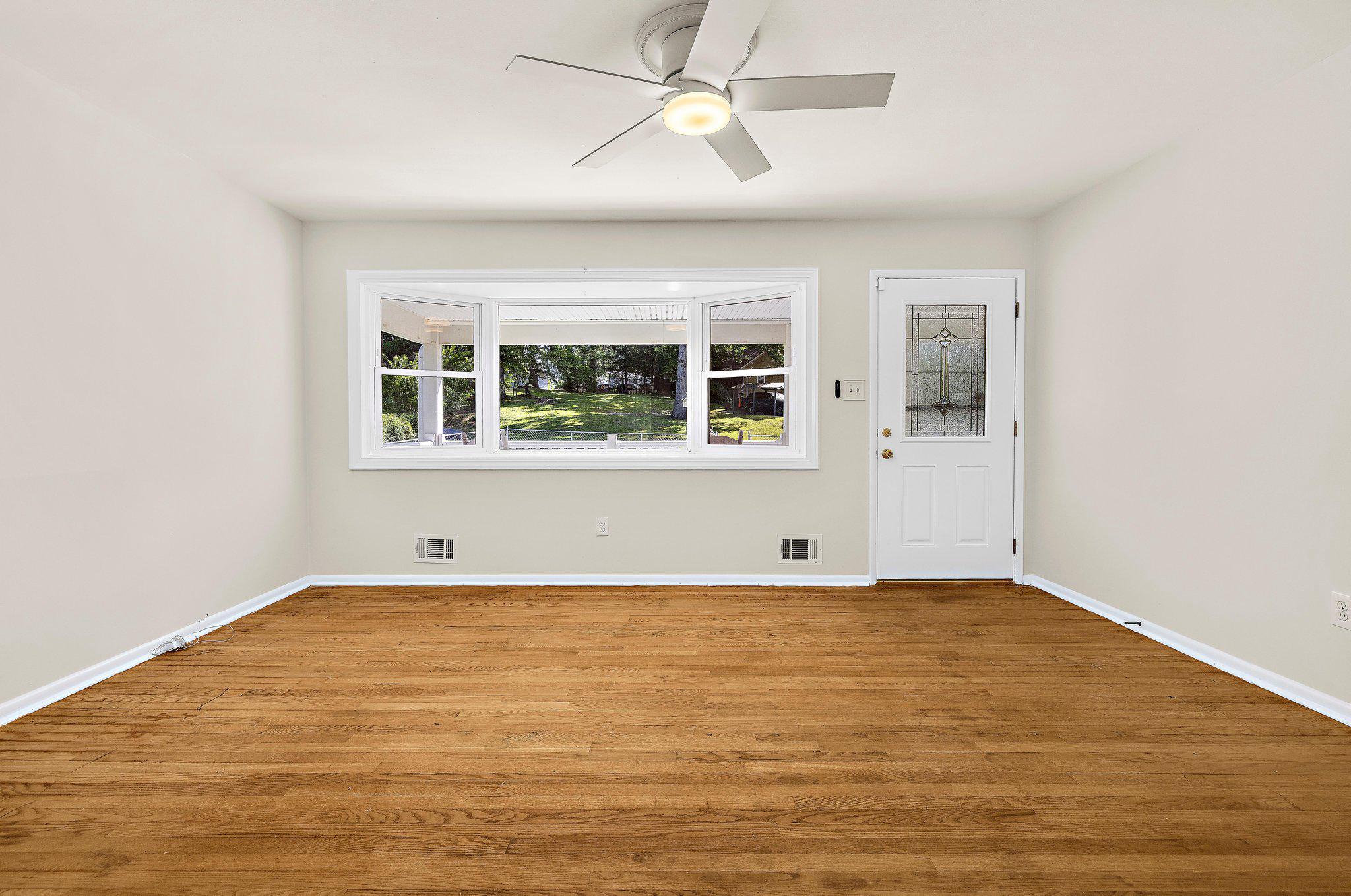 5822 Forest Hill Road Elkridge, MD 21075 - Photo 7 of 55 Bright, sunlit living room