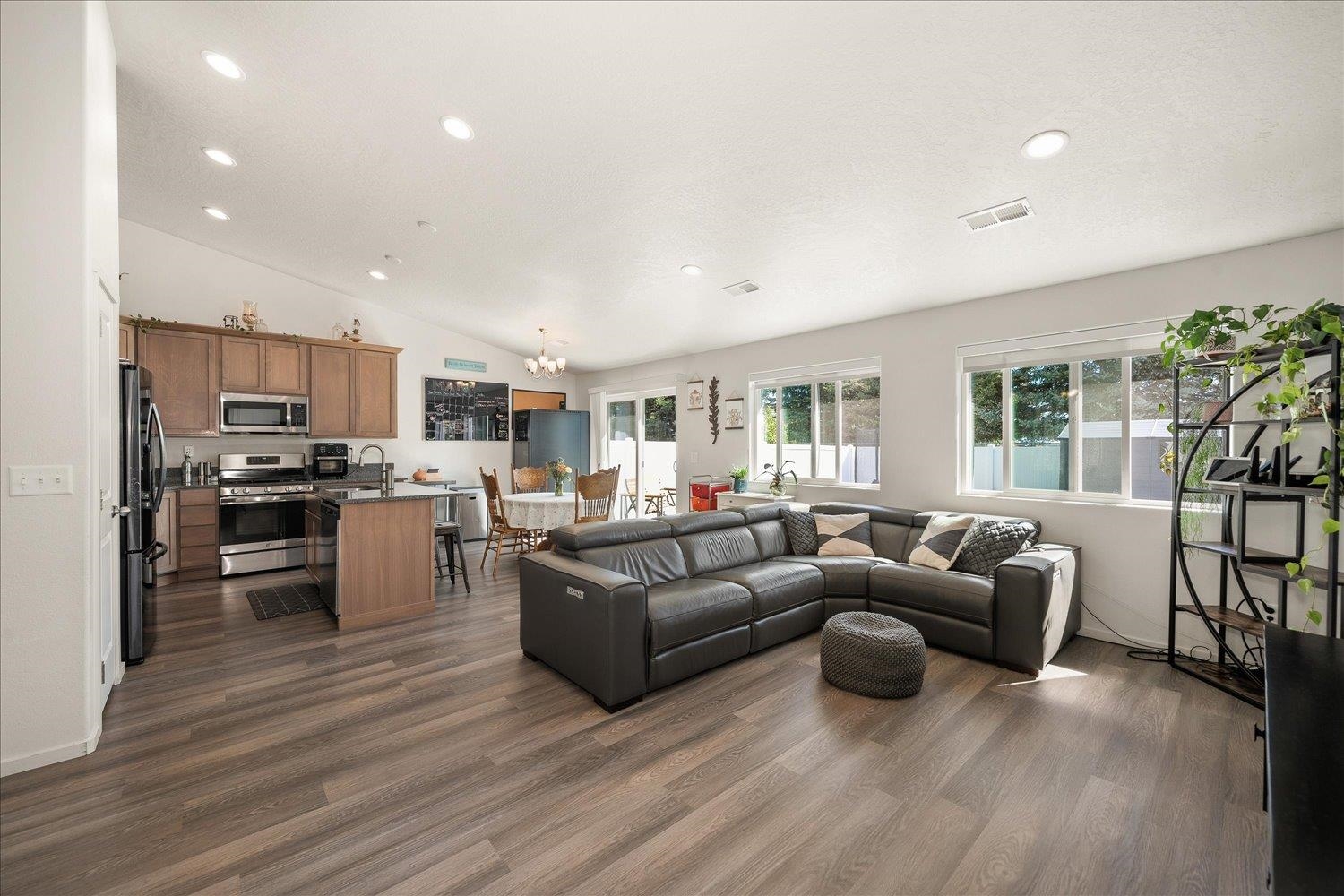 3020 North Rio Grande Road Spokane Valley, WA 99027 - Photo 5 of 37